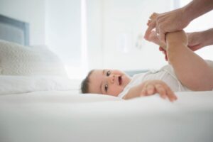 O toque é muito poderoso na hora de estreitar os seus laços com o seu filho