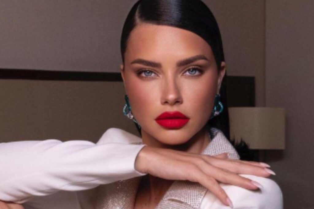 Adriana Lima está esperando um menino