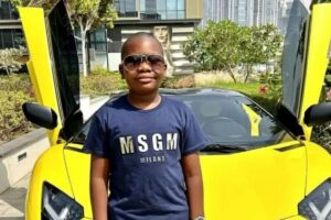 O herdeiro Muhammed Awal Mustapha ganhou uma Lamborghini Aventador