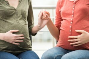 As mulheres ficaram grávidas juntas!