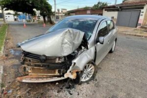 O bebê de 2 anos não sobreviveu à batida do carro