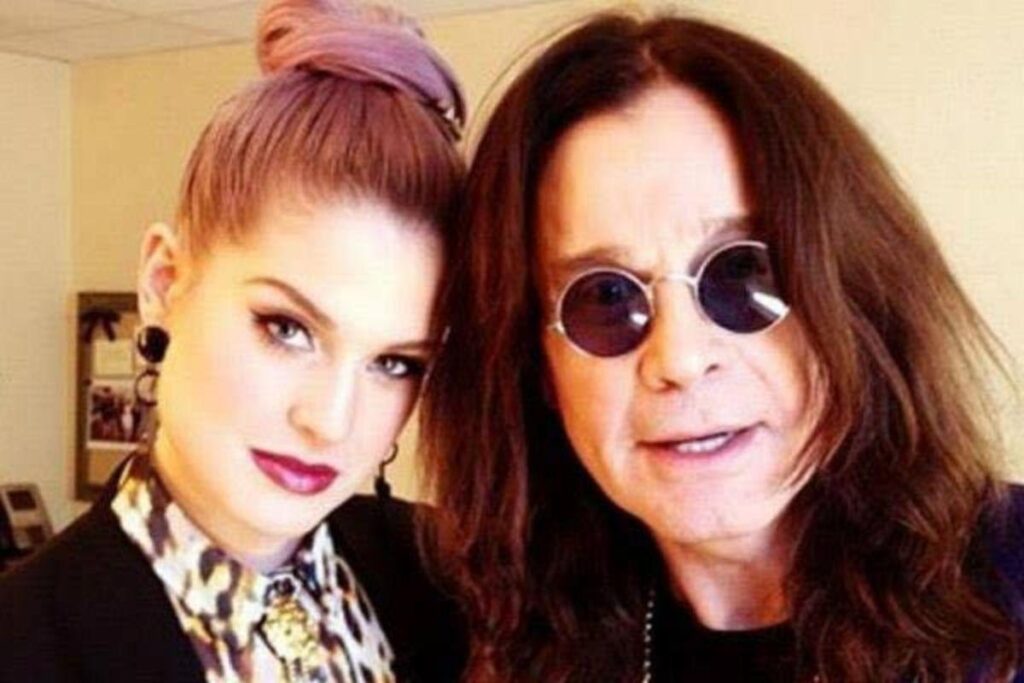 Filha de Ozzy Osbourne, Kelly, anuncia que está grávida pela primeira vez