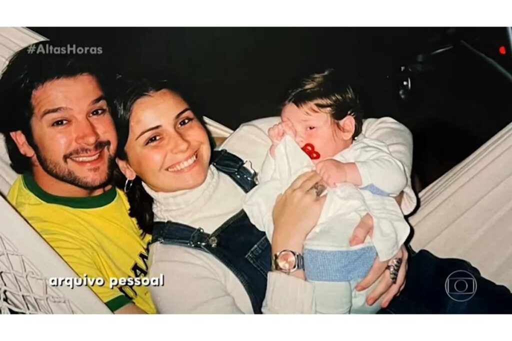 Giovanna Antonelli e Murilo Benício posam juntos em foto de família