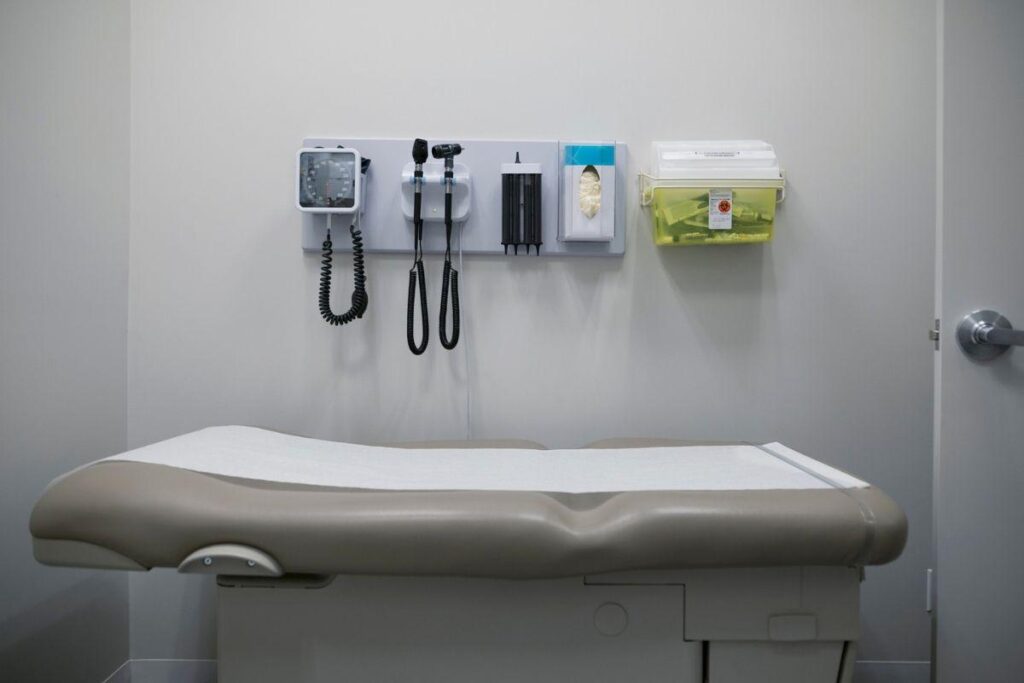 Após exames, a mãe descobriu que o inchaço no abdômen não era menopausa, e sim câncer estágio 4