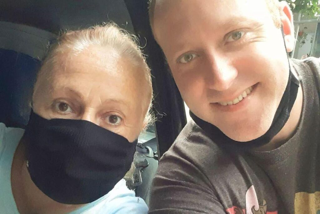Carmen Lucia tem esperança no tratamento do filho Sérgio Hondjakoff contra as drogas