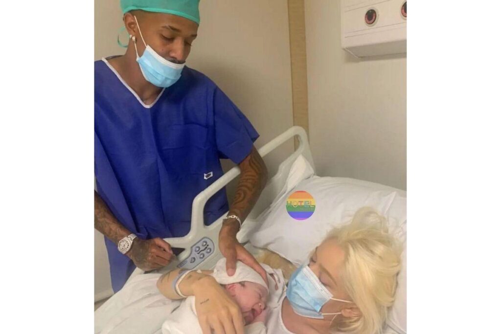 Nasce filha de Karoline Lima com Éder Militão.