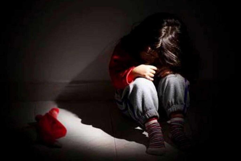 A mãe da criança disse que a menina não entendeu o que estava acontecendo e ficou paralisada na hora do crime