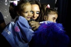 Helena e Marina tem 4 anos