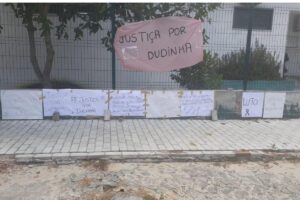 O pai da criança disse que a médica se negou em tirar um raio x e o caso se agravou