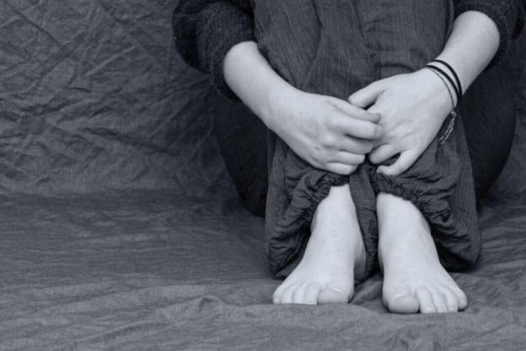 Criança de 11 anos é flagrada trabalhando com facão no interior do Ceará