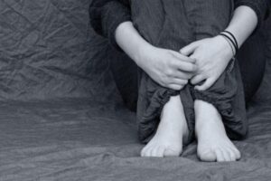 Criança de 11 anos é flagrada trabalhando com facão no interior do Ceará