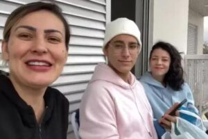 Brenda medeiros aununcia fim do relacionamento com Arthur Urach, filho de filho de Andressa Urach.