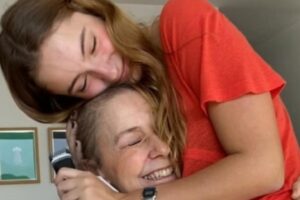 Susana Naspolini em registro ao lado da filha, Julia