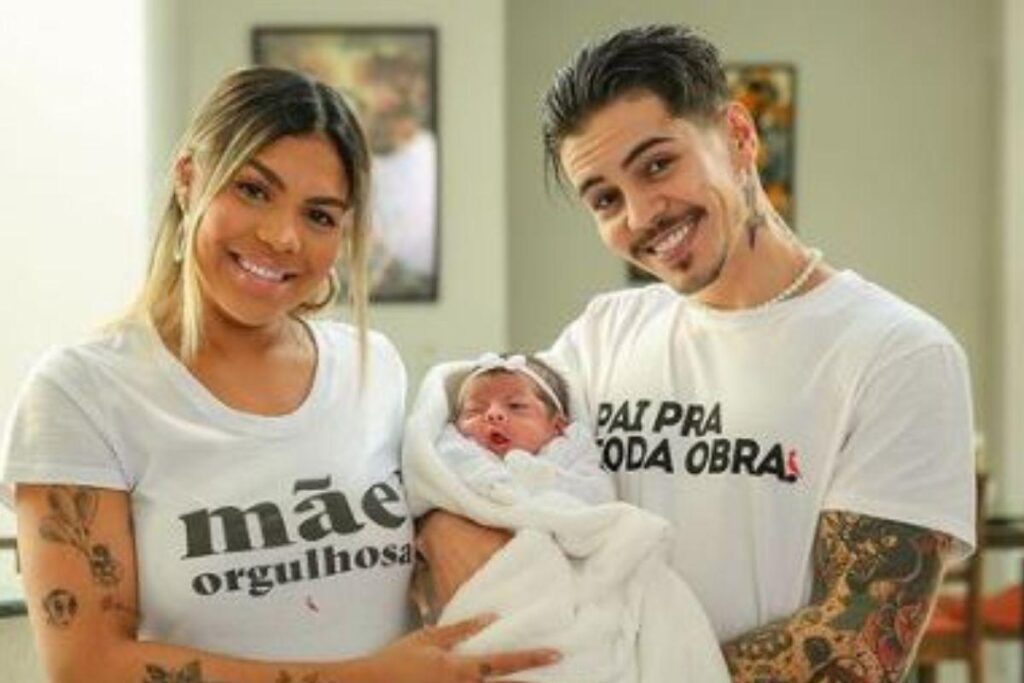 Tays Reis posta foto da filha e aproveitando dia de sol