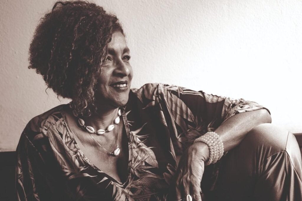 A criação antirracista desde a infância, segundo Elisa, moldou quem ela é hoje