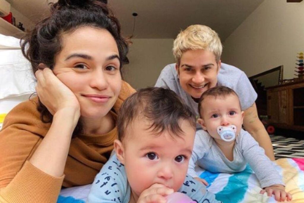 Nanda Costa mostra novas fotos da filhas