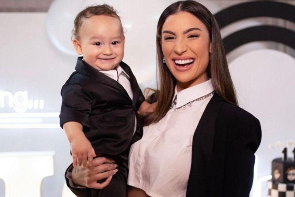 Bianca Andrade mostra detalhes da decoração de Natal