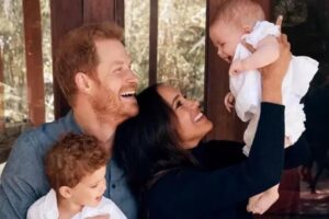 Príncipe Harry e Meghan Markle não colocam os filhos em cartão de Natal