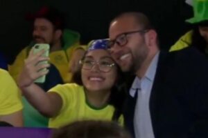 Tayná e Erick descobriram ser parentes enquanto ele a entrevistava