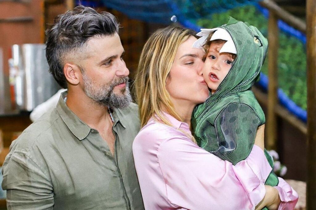 Giovanna Ewbank compartilha fotos do filho