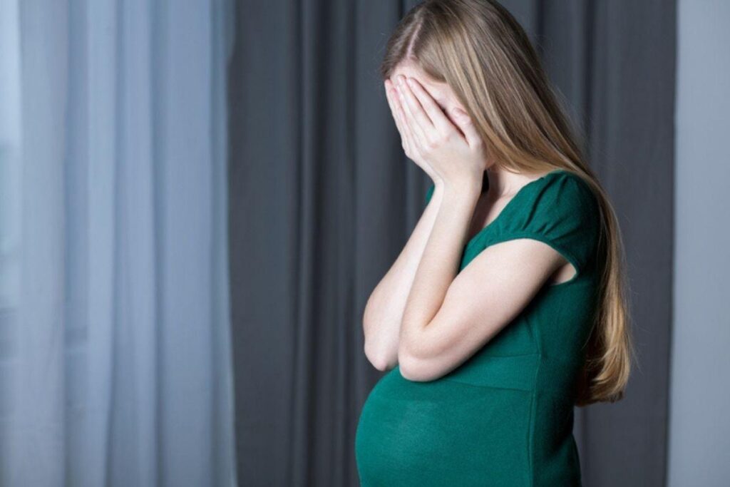 Mulher se revolta por irmã roubar o nome da futura filha dela