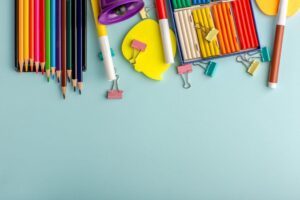 Com o aumento do preço do material escolar, os pais buscam novas maneiras de economizar
