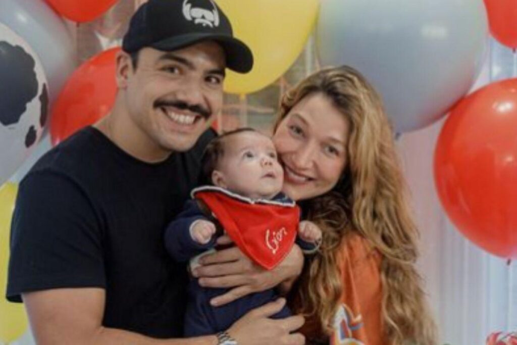 Gabriela Pugliesi compartilha fotos do mesversário