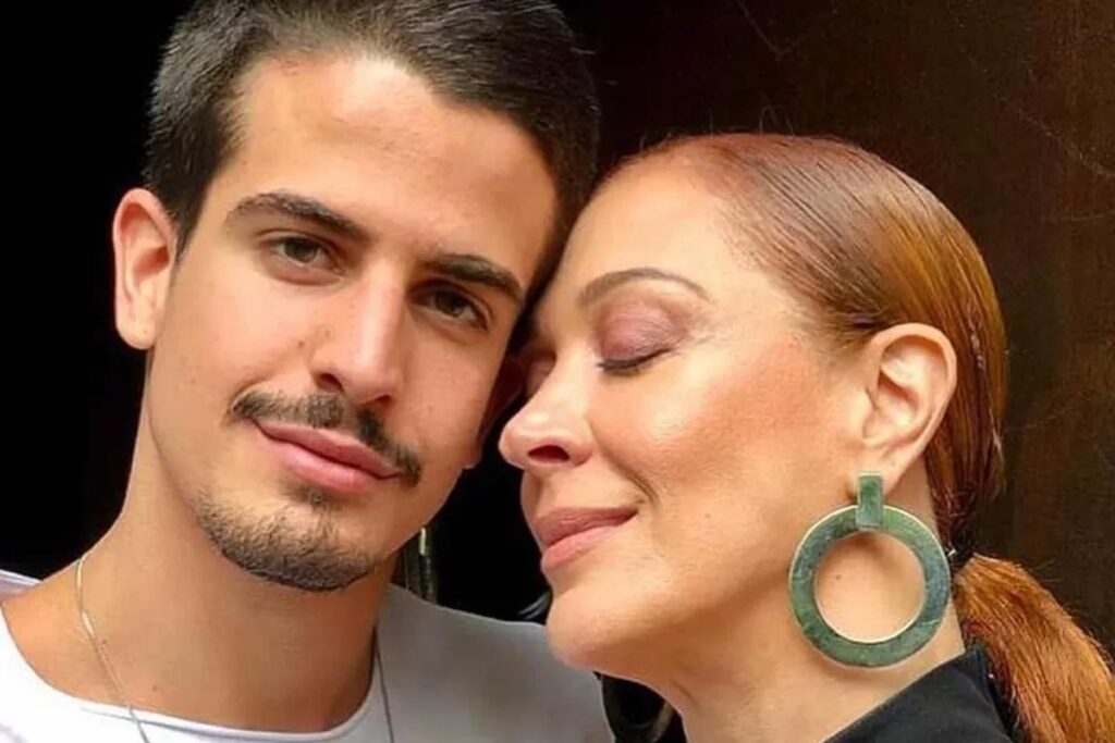 Claudia Raia deu à luz Luca