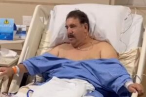 Ratinho mostra recuperação após cirurgia no joelho