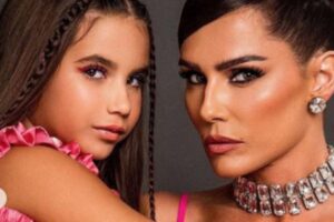 Deborah Secco posta novas fotos com a filha