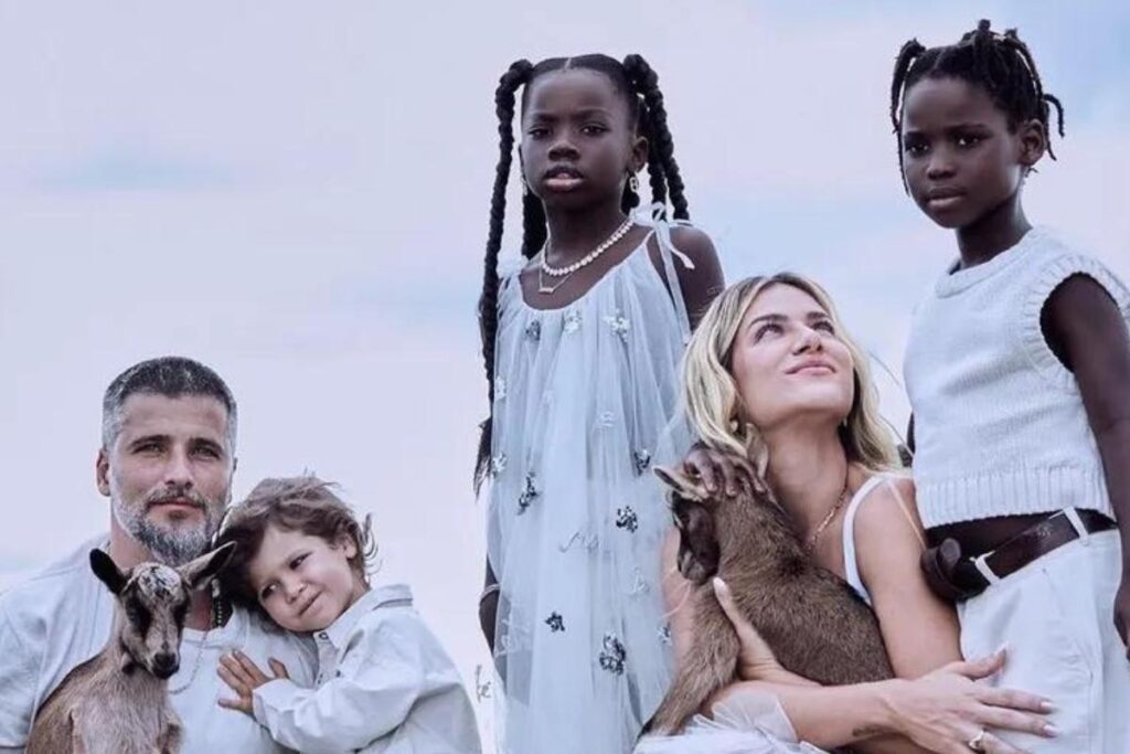 Giovanna Ewbank e Bruno Gagliasso mostram todo o talento artístico do filho Bless para o rap