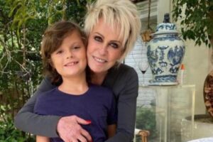 Ana Maria Braga dança hit Lovezinho e brinca: “Não posso envergonhar meu neto”