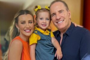 Stories de Ana Paula Siebert sobre a filha