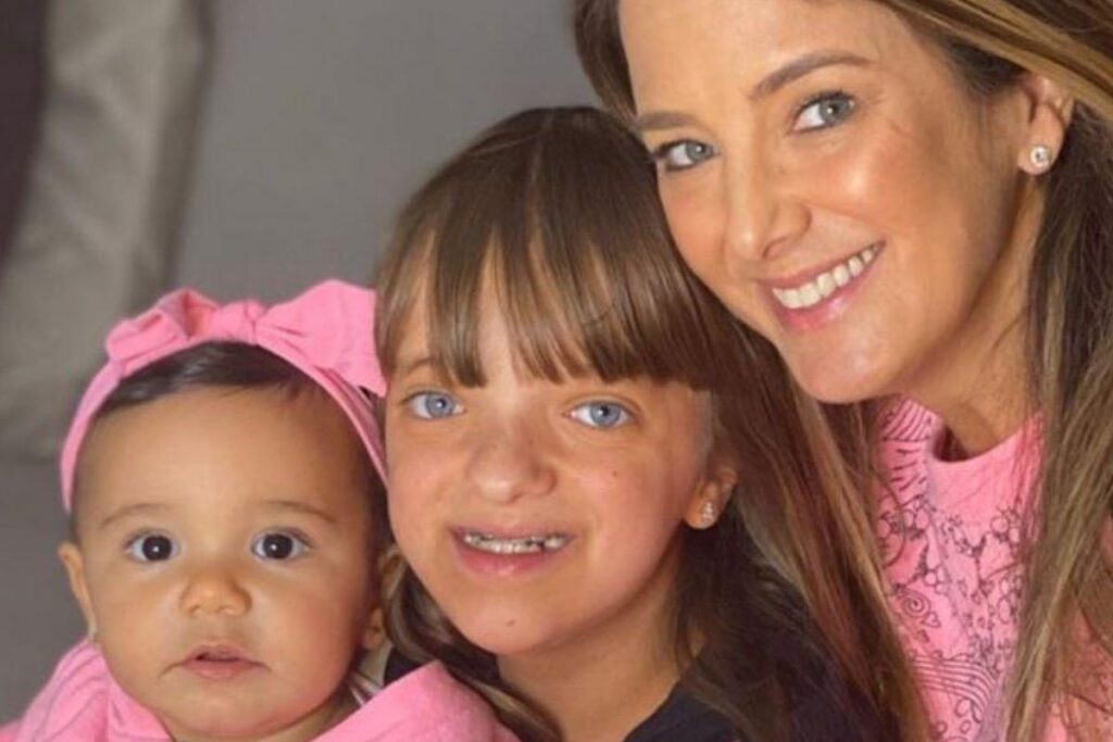 Ticiane Pinheiro fala sobre terceira gravidez aos 46 anos: “Um menino”