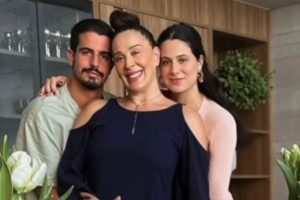 Claudia Raia recebe críticas por compartilhar almoço luxuoso em família de Dia das Mães: “Hipocrisia”