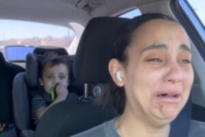 Mãe se emociona com filho autista falando eu te amo