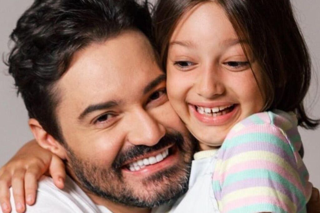 Fernando Zor com as duas filhas