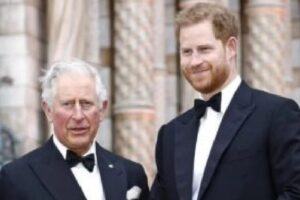 Príncipe Harry negou boatos de que rei Charles não seria seu pai biológico