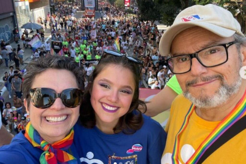 Sandra com a filha, Elisa e o marido Ernesto Paglia