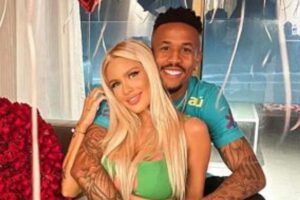 Karoline Lima e Éder Militão trocaram de look durante a festa