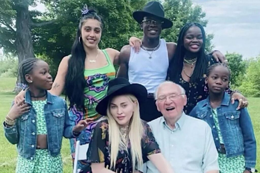 Sua família pode morar na mansão da Madonna… por R$120 milhões