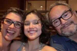 Sandra com a filha, Elisa e o marido Ernesto Paglia