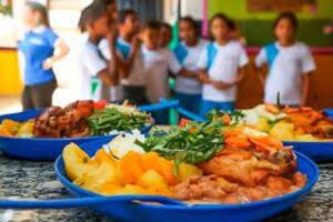 O projeto propõe que crianças de escolas públicas tenham acesso a merenda mesmo aos finais de semana
