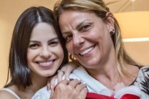 Sthefany Brito e mãe