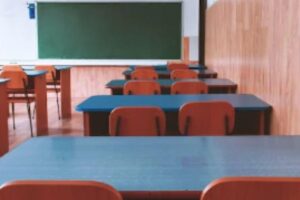 Aluna é reprovada por não frequentar as aulas durante todo o ano
