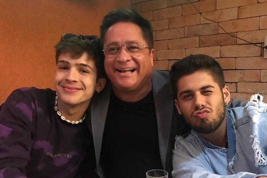 Zé Felipe e João Guilherme são irmãos e filhos do cantor Leonardo