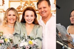 Larissa Manoela e os pais