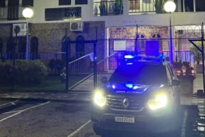 Criança cai do segundo andar de prédio