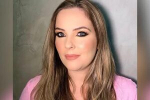 Ela foi encontrada morta dentro da própria casa