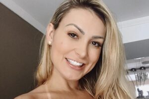 Andressa Urach apontou que o pai não participou de sua criação